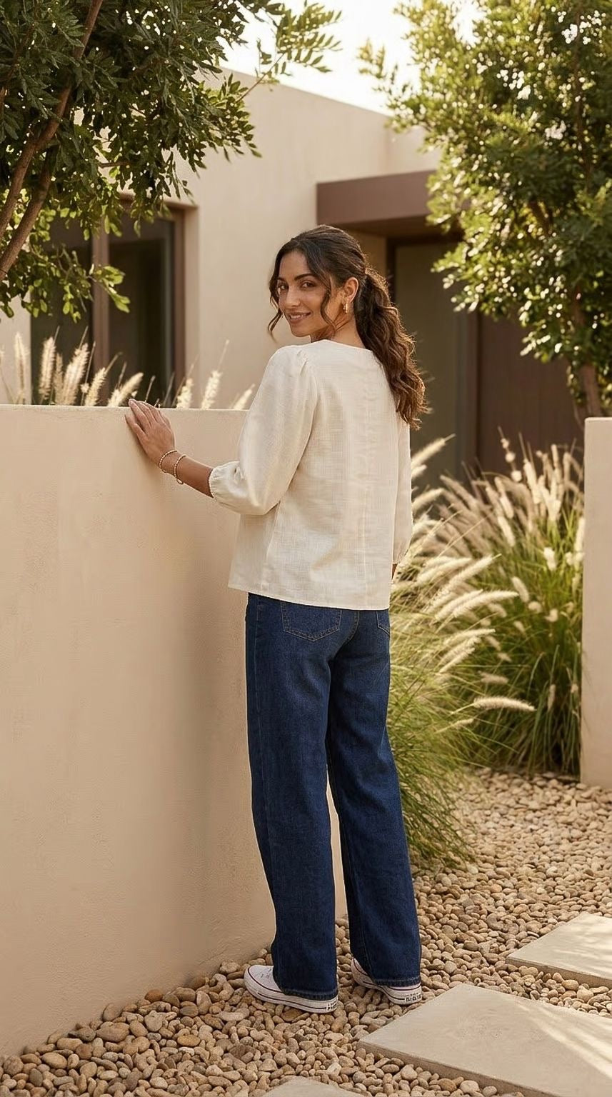 Luca - Butter: Classic V-neck blouse with elasticated sleeves