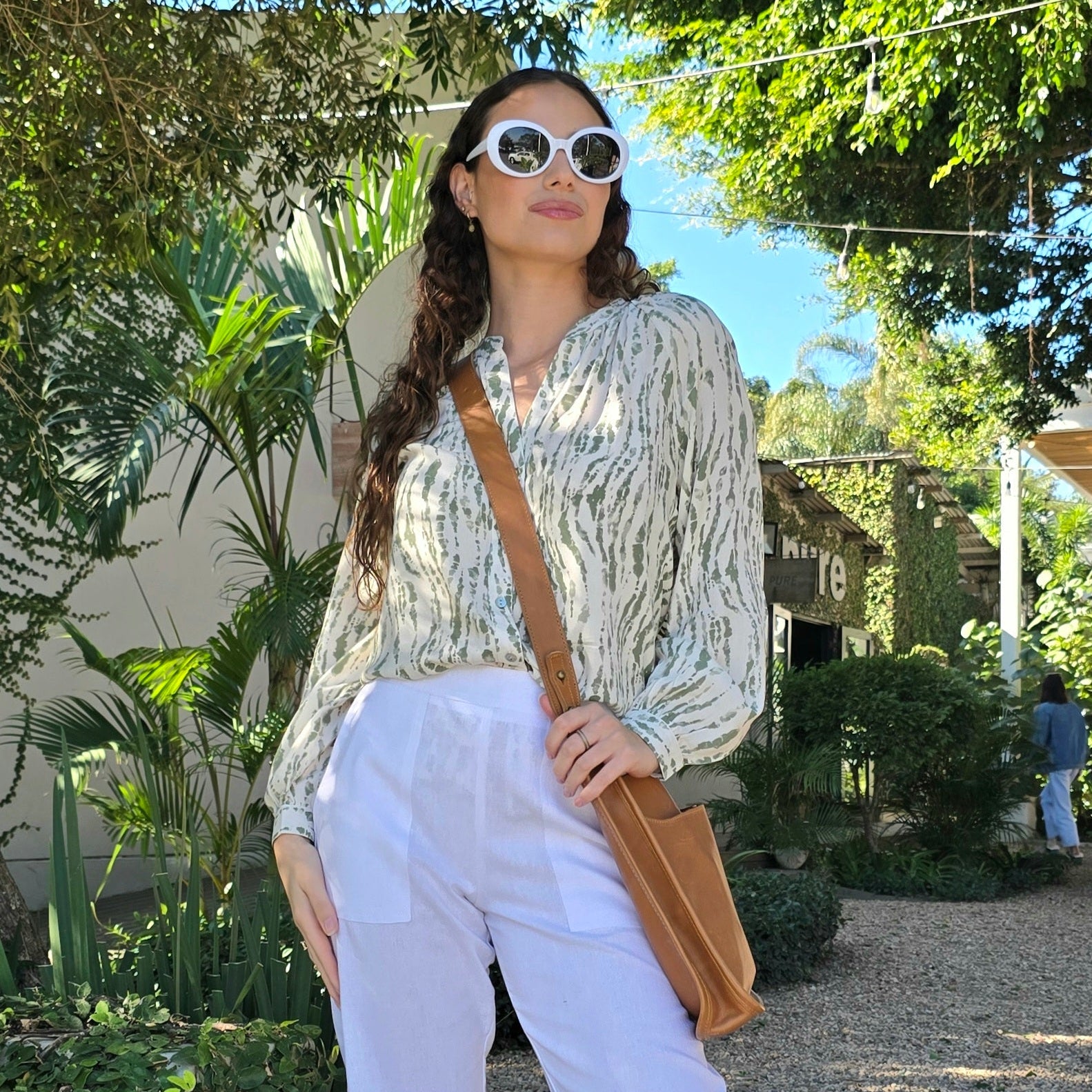 Alice - Vibrant Valley: Button-up mandarin collar shirt