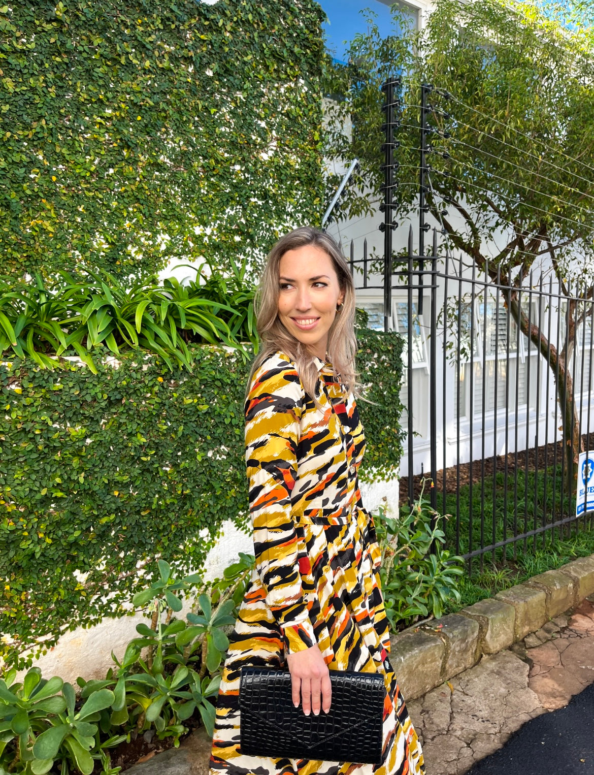 Blake - Secret Jungle: Button - up long sleeve collared dress