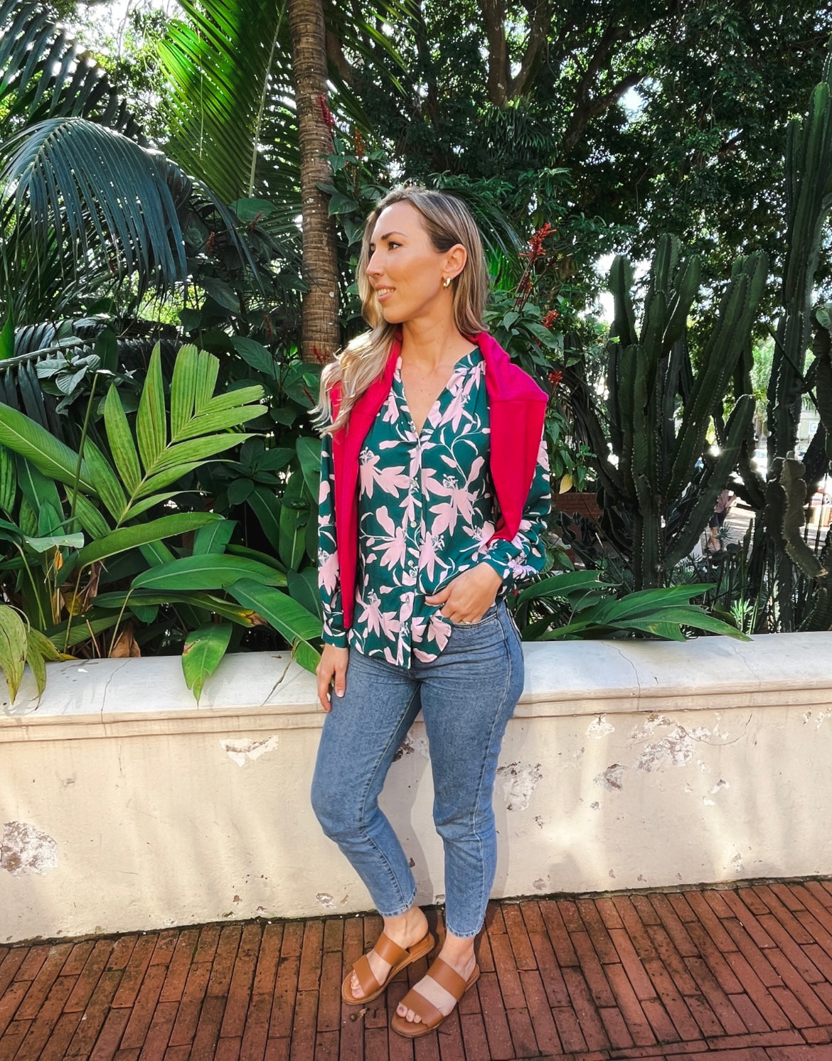 Alice - Pretty Lovely Green: Button-up mandarin collar shirt