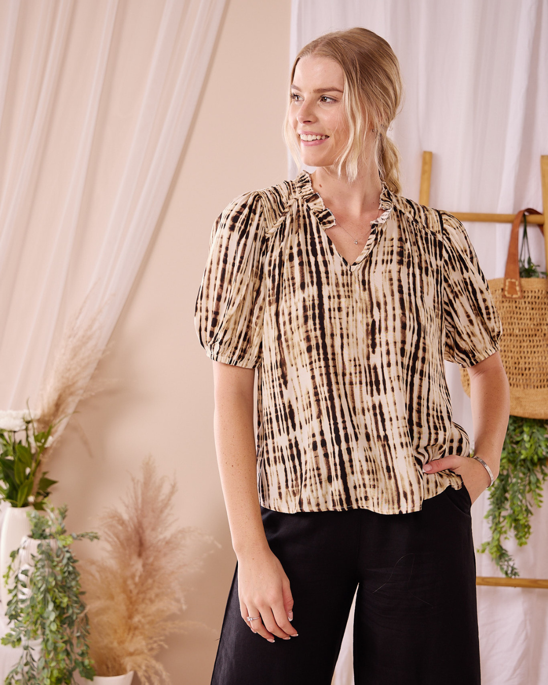 Spritz - Thunderfalls: Frill detail blouse