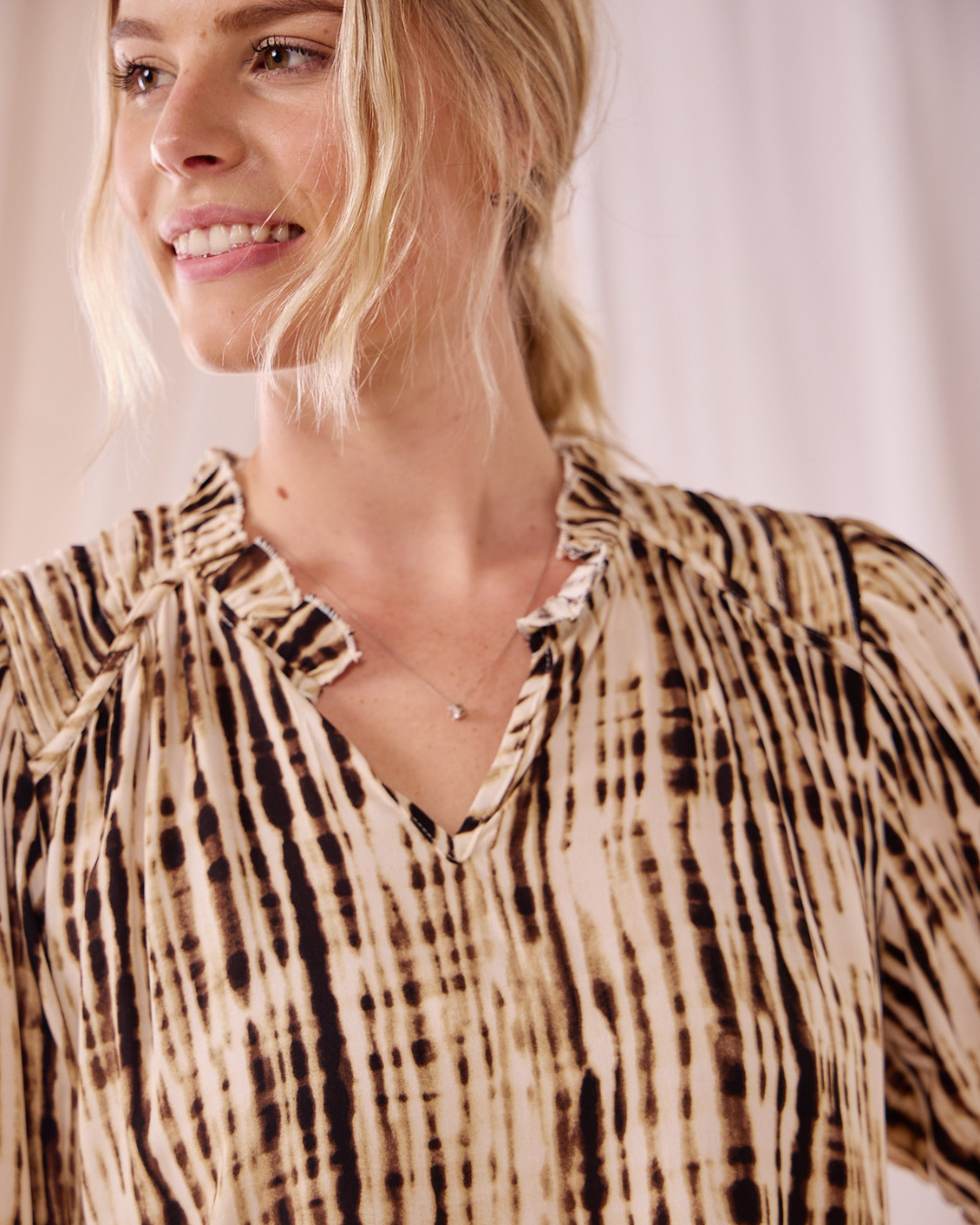 Spritz - Thunderfalls: Frill detail blouse