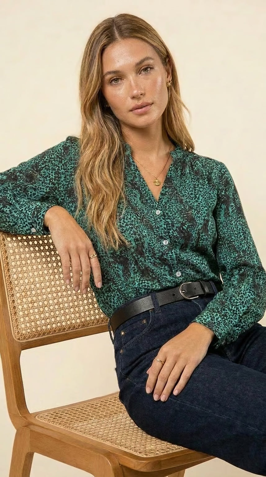 Alice - Dreamland: Button-up mandarin collar shirt