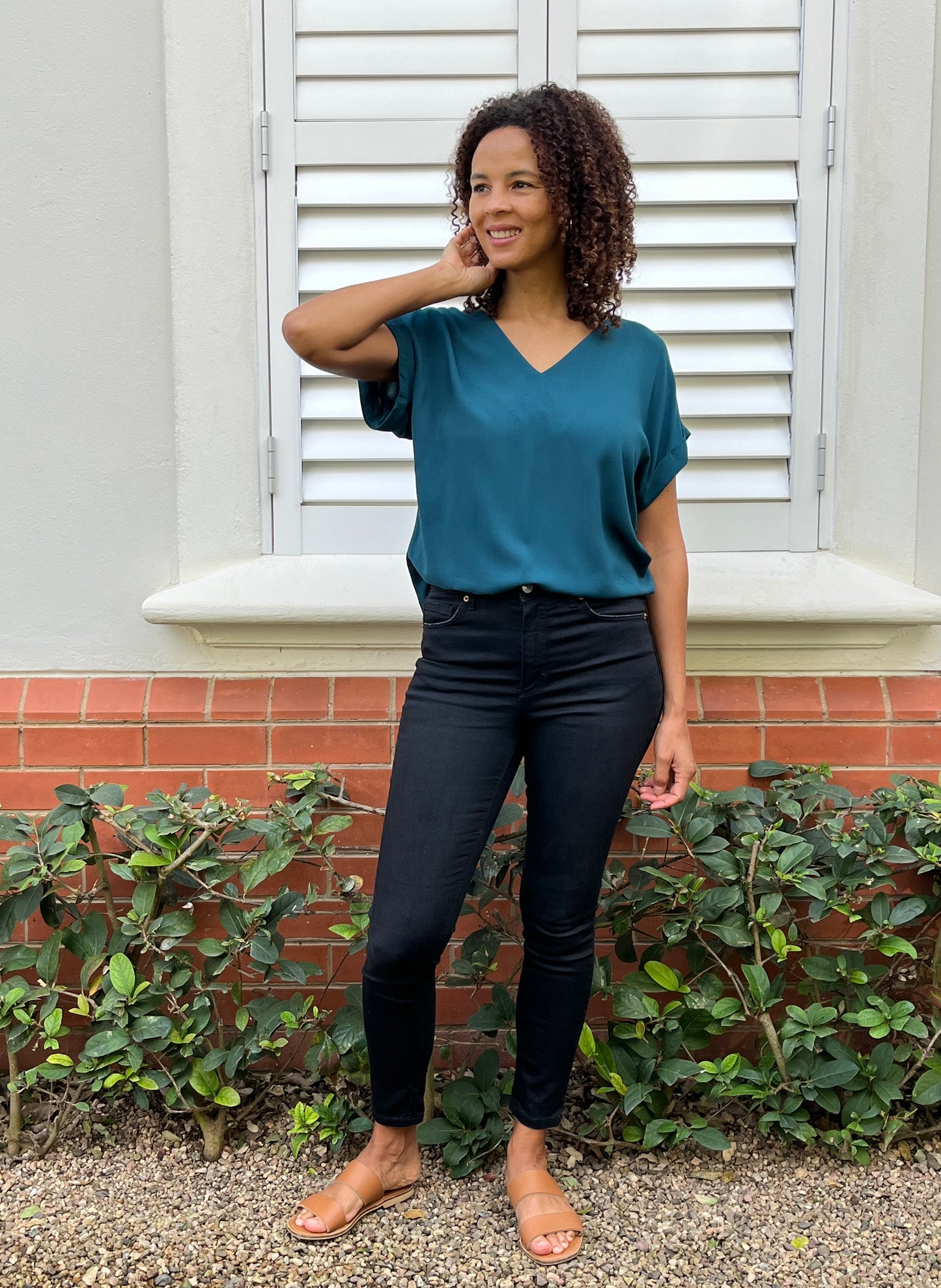 Sadie - Plain Emerald: Basic V-Neck Top