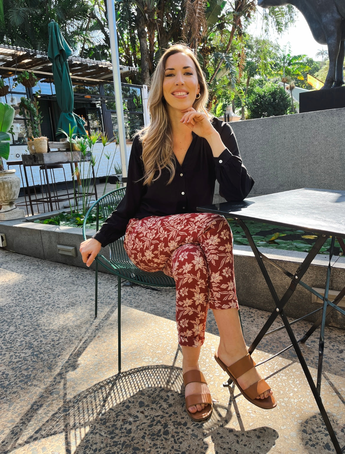 Gia - Orient Express: Classic pants with elasticated waistband and straight leg