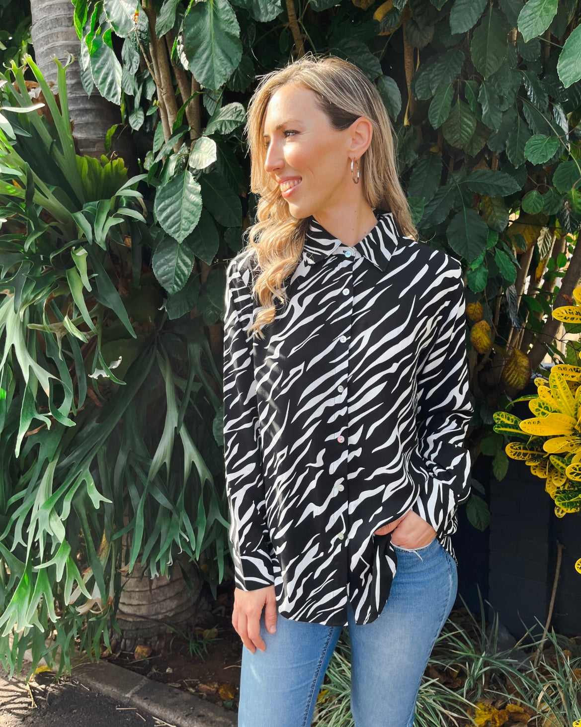 Ellie - Zebra: Classic Collared Shirt with cuff
