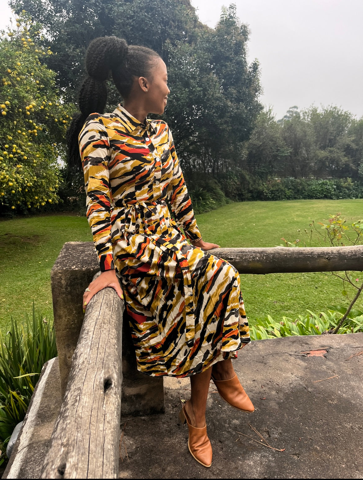 Blake - Secret Jungle: Button - up long sleeve collared dress