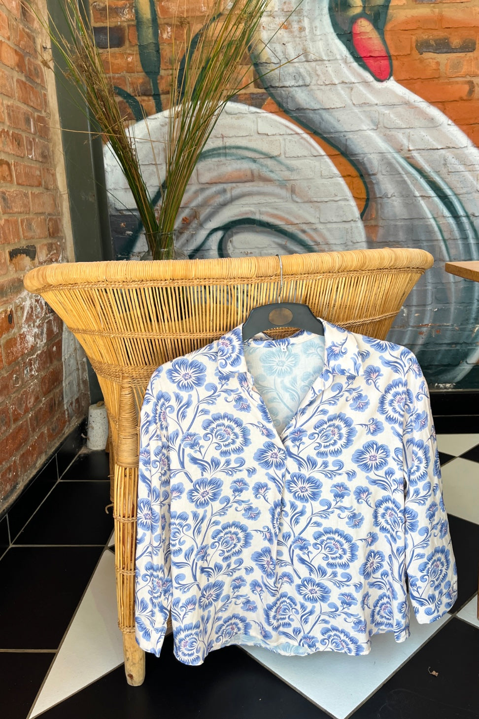 Amber - Havana Classic: Collared 3/4 sleeve shirt