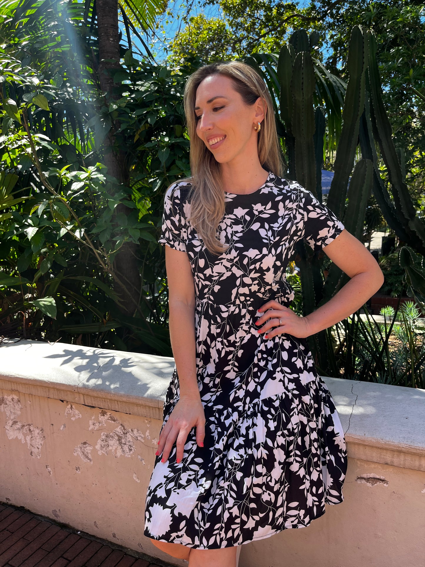 Hailey Midi - Floral Black: Classic Short Sleeve Tiered Midi Dress