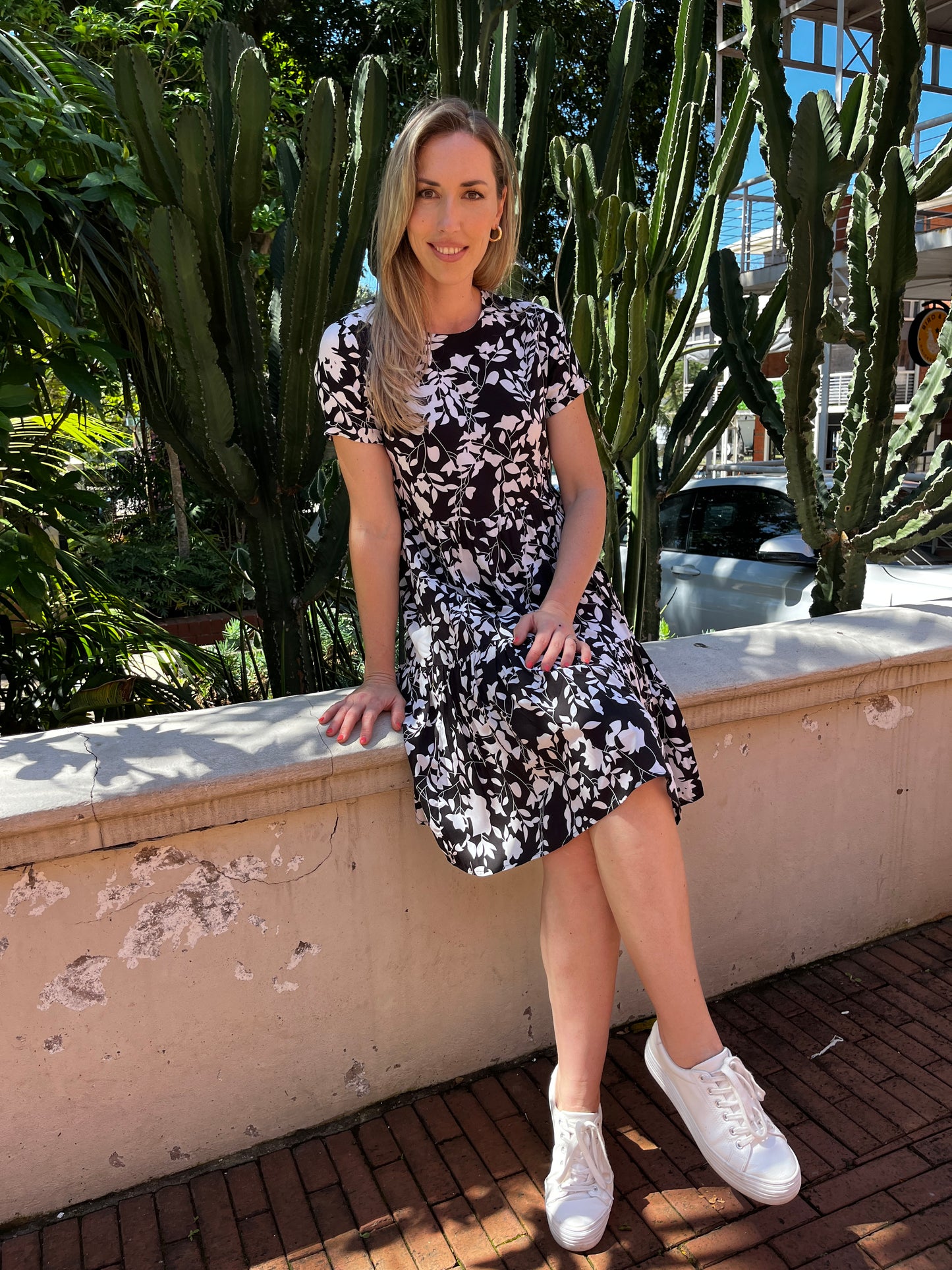 Hailey Midi - Floral Black: Classic Short Sleeve Tiered Midi Dress