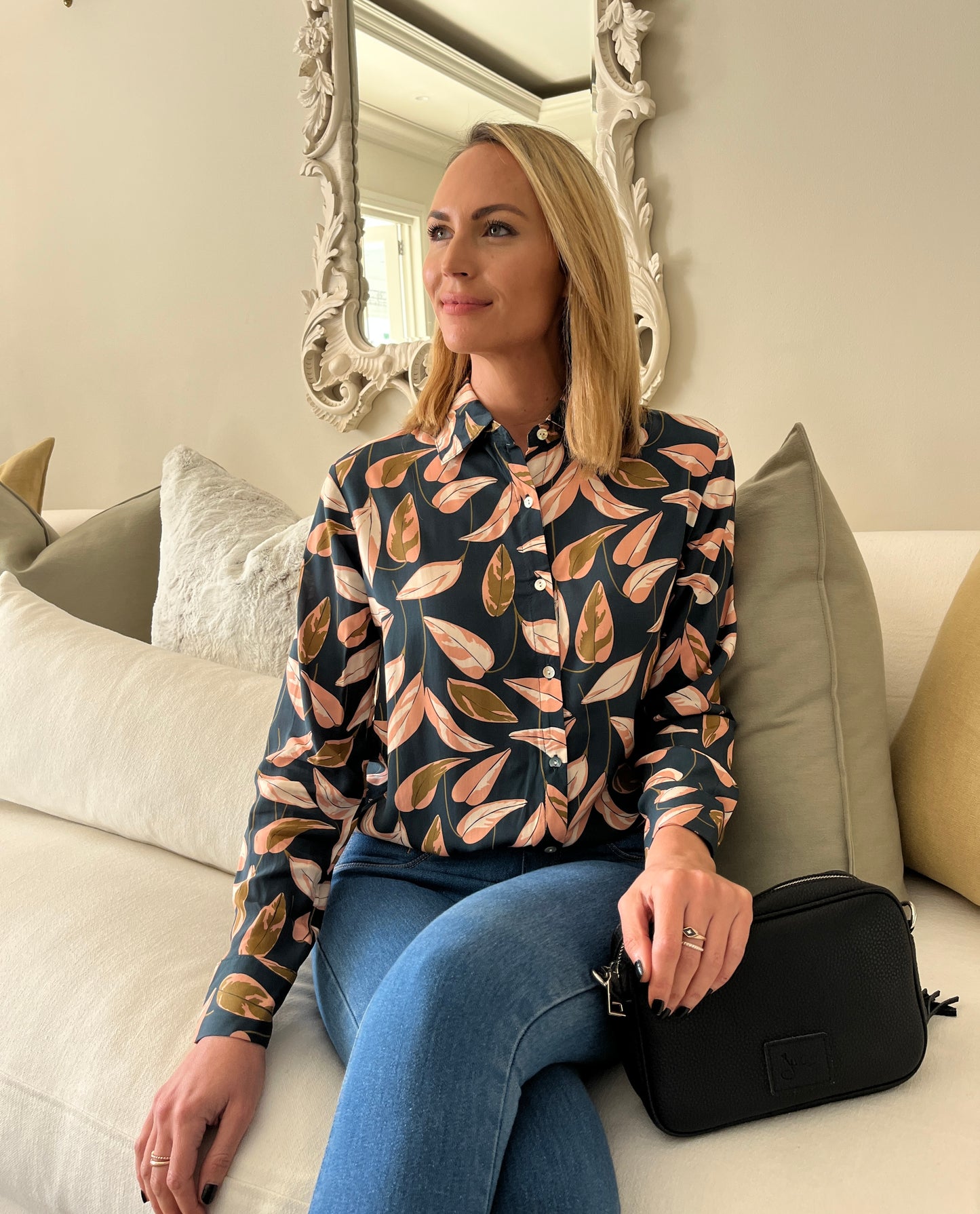 Ellie - Forget Me Not: Classic Collared Shirt With Cuff