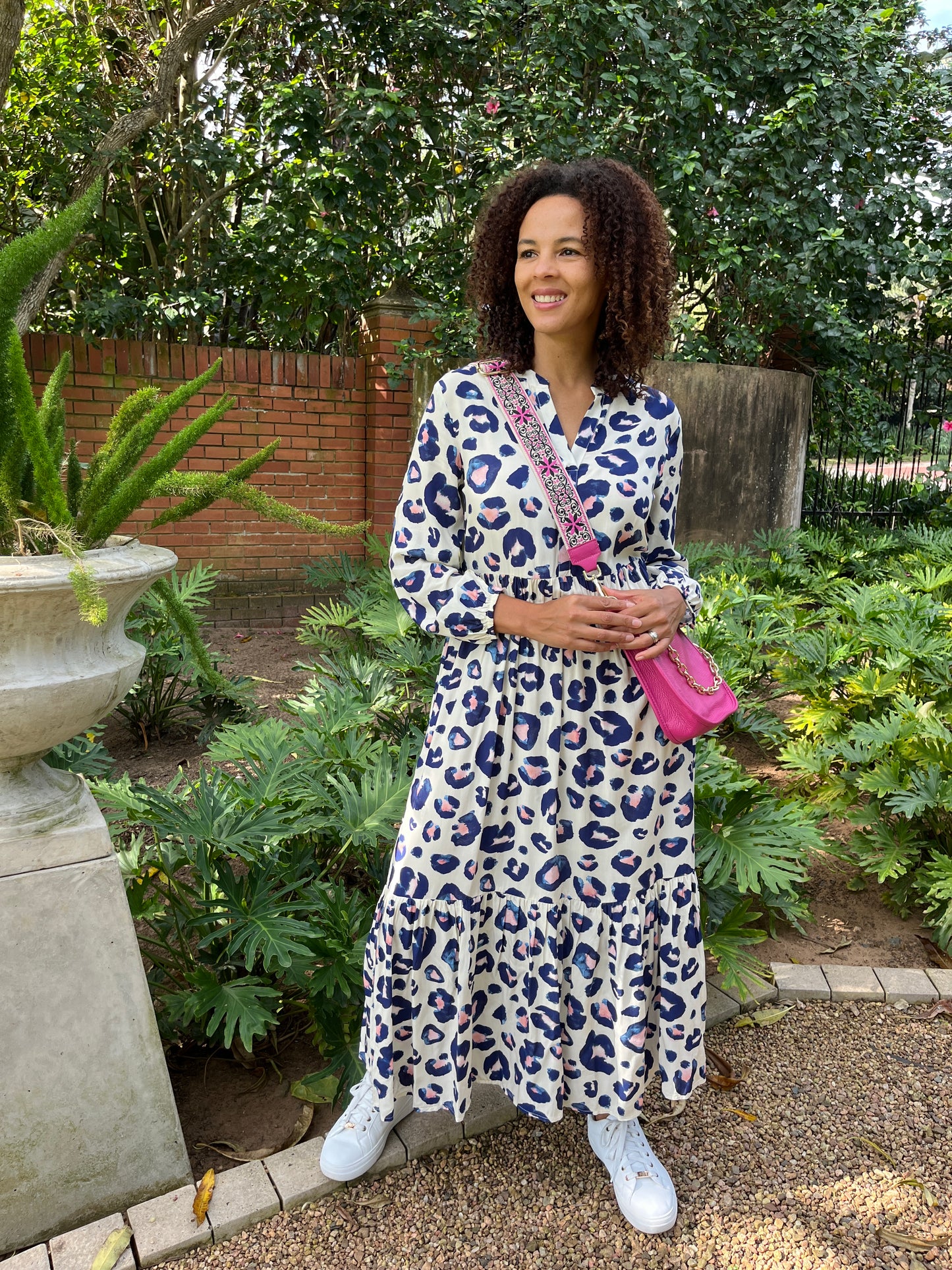 Winter Rose - Oversize Leopard: V-neck mandarin collar tiered dress with elasticated long sleeves