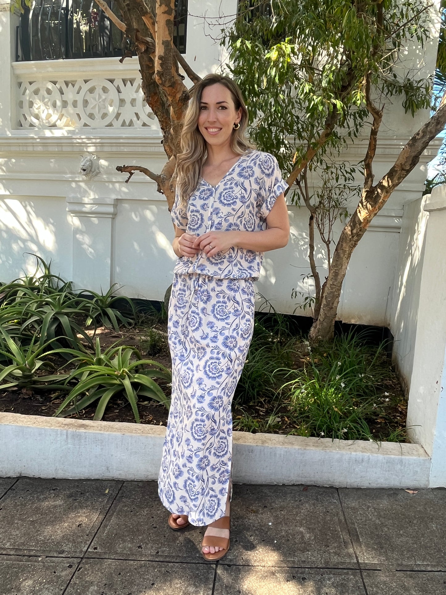 Sandy - Havana Classic: Short Sleeve V-neck Binding Maxi Dress with drawstring