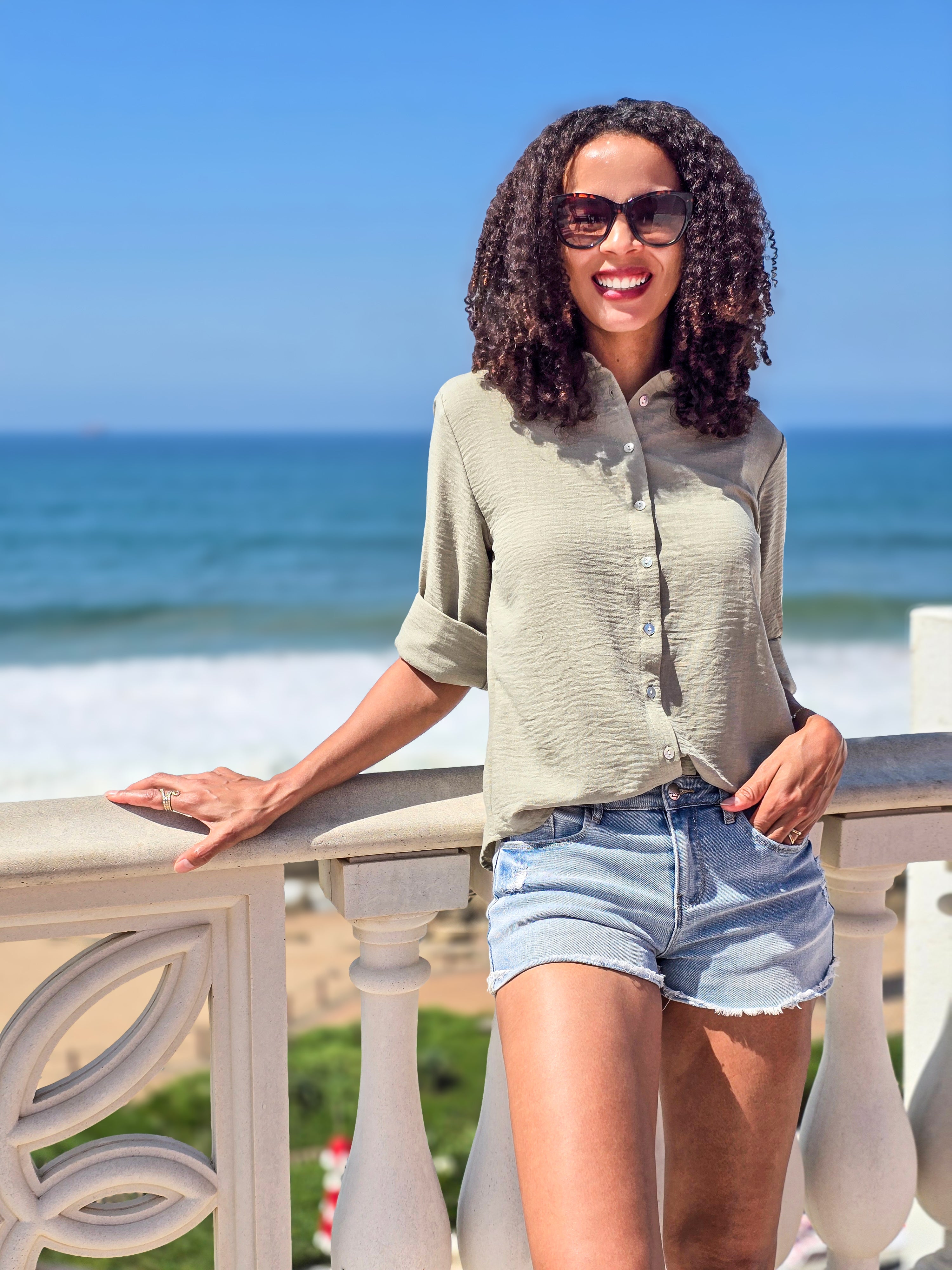 Ellie - Fatigue Linen blend: Classic Collared Shirt with a Cuff