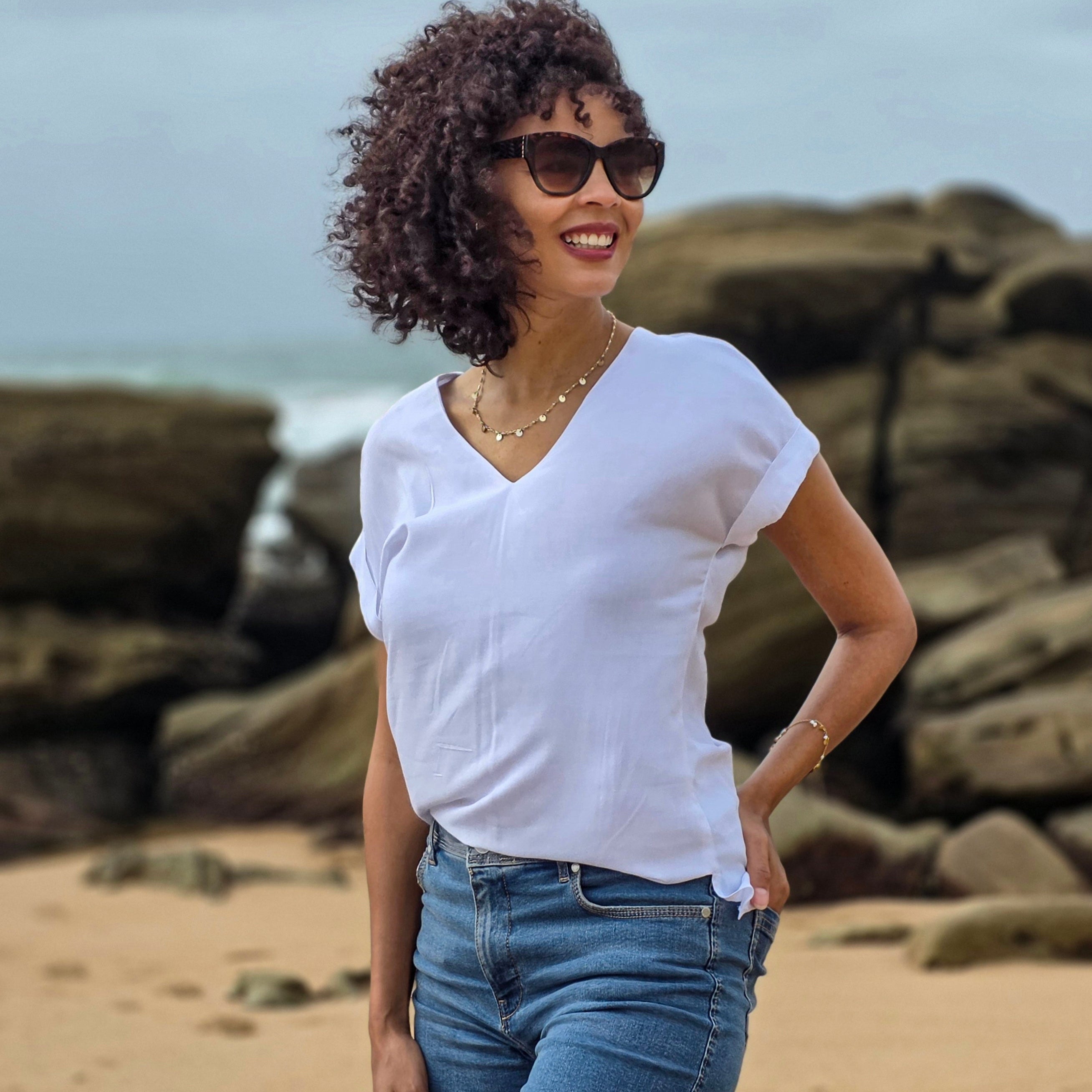 Sadie - White: Basic V-Neck Top