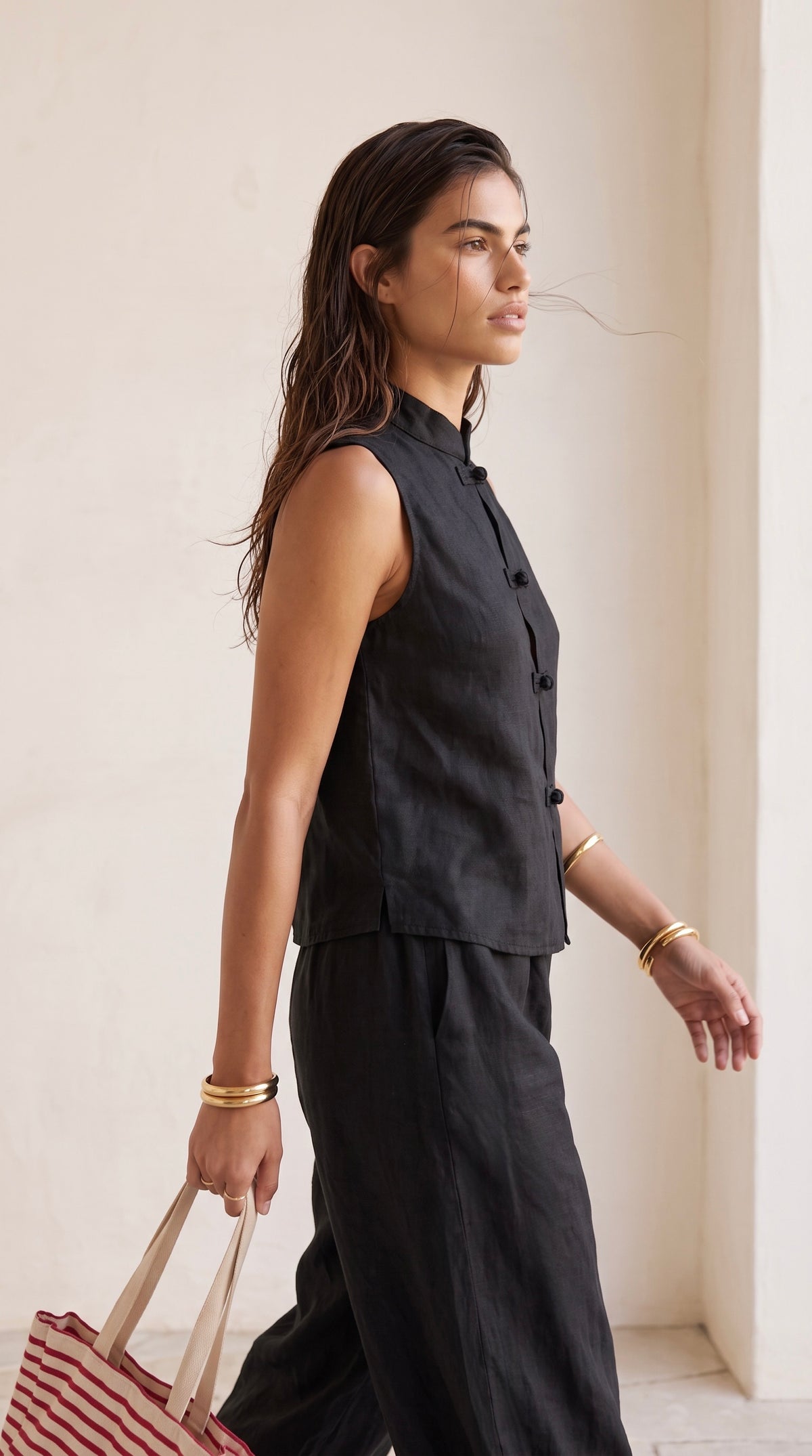 Paros - Black 100% Premium linen: Sleeveless Mandarin collar top