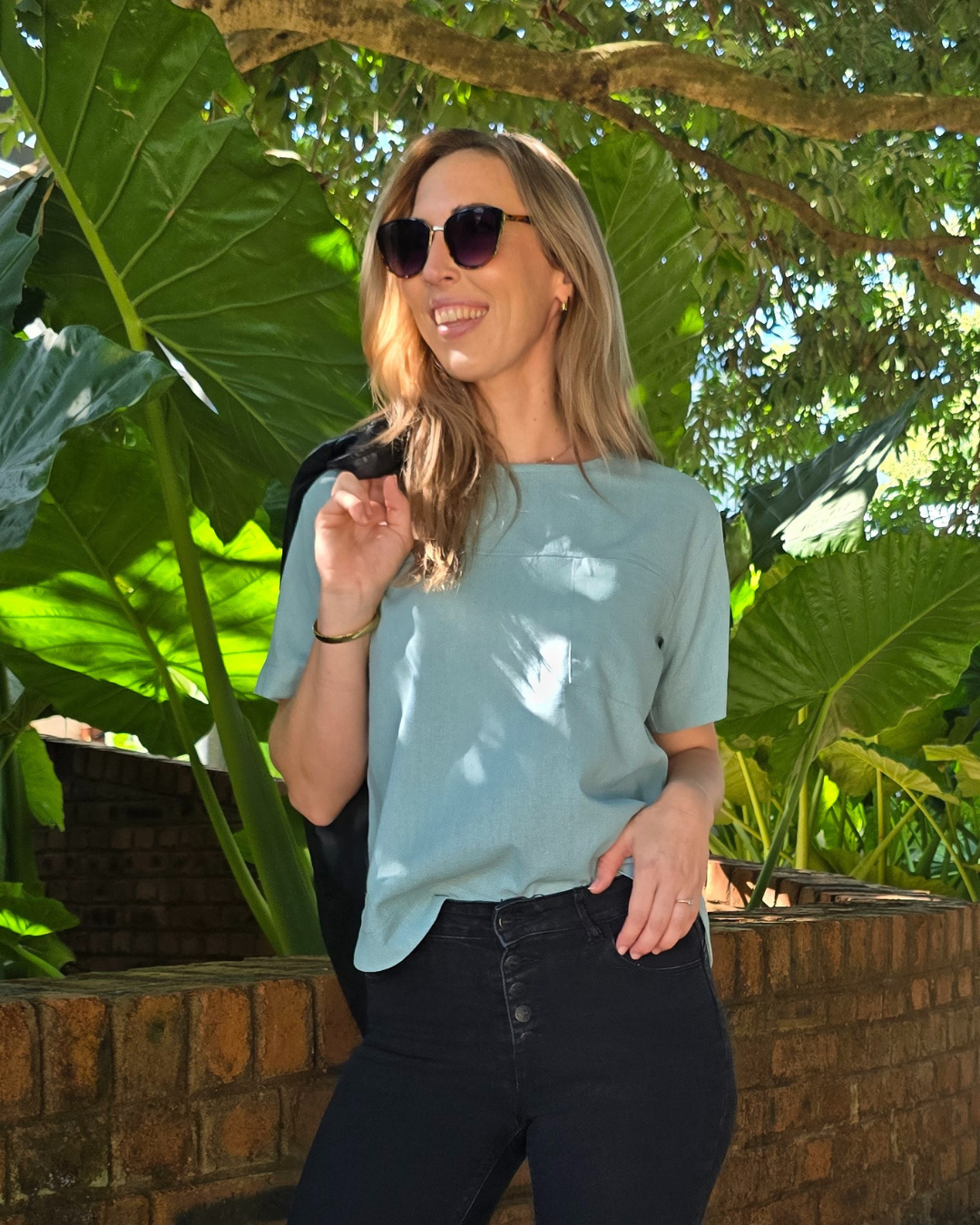 Kaia - Dream Blue: Classic linen top