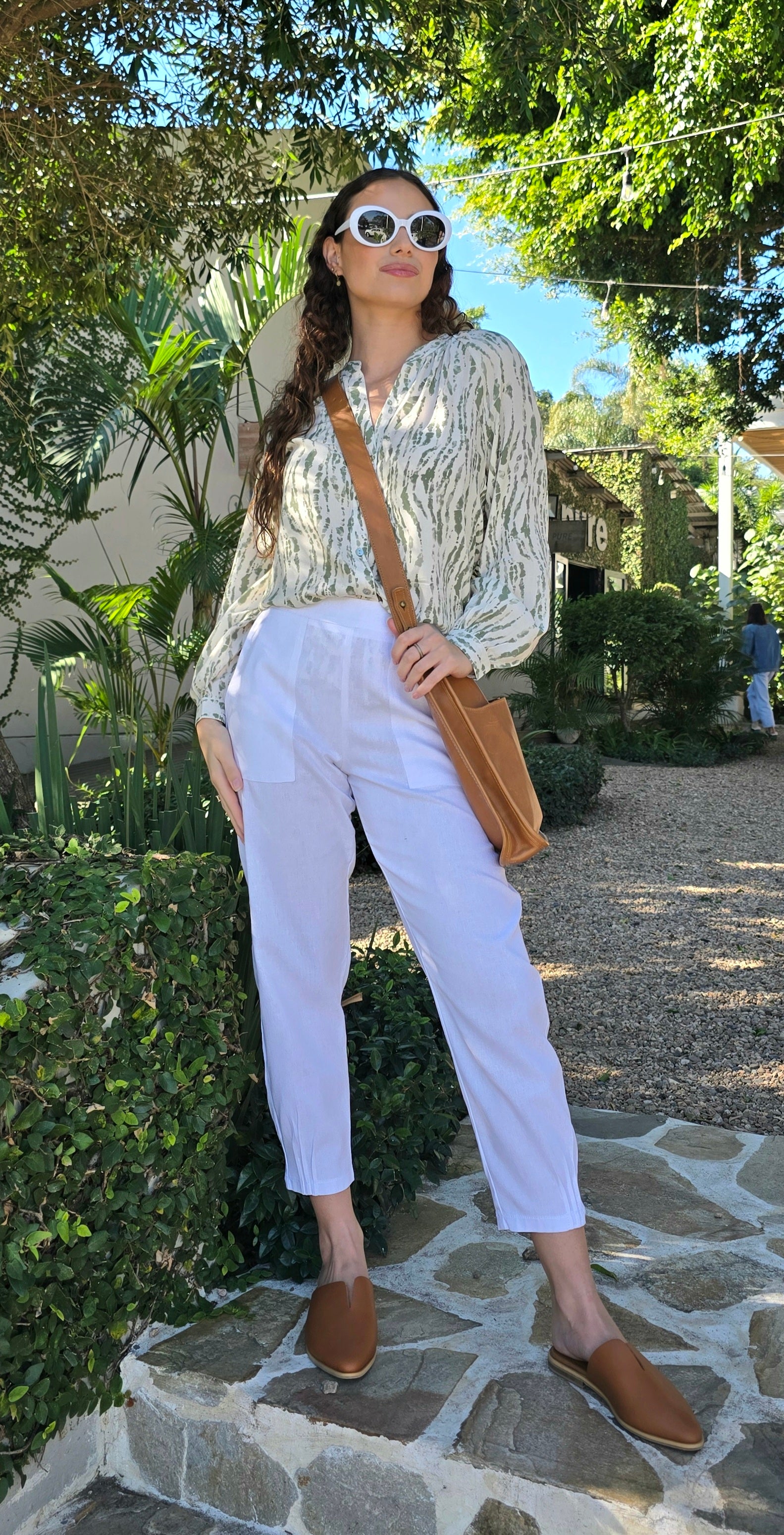 Alice - Vibrant Valley: Button-up mandarin collar shirt