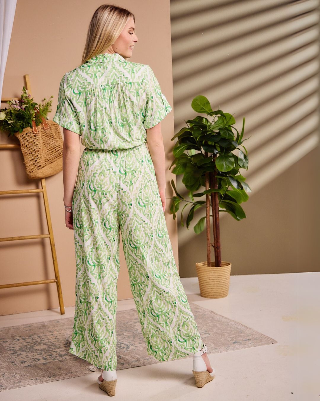 Luna - Green Vintage Damaske: Collared wide leg jumpsuit with Short sleeves