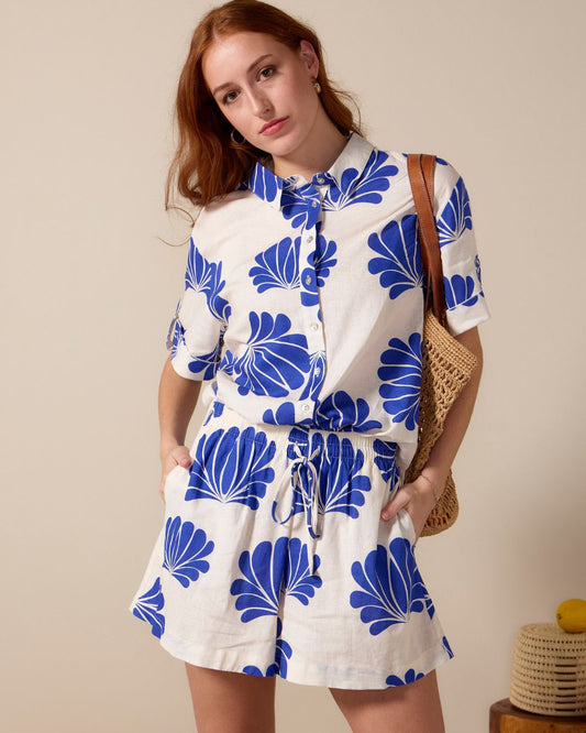 Sammy Shorts - Oasis Blue linen: High-waisted flared shorts with pockets