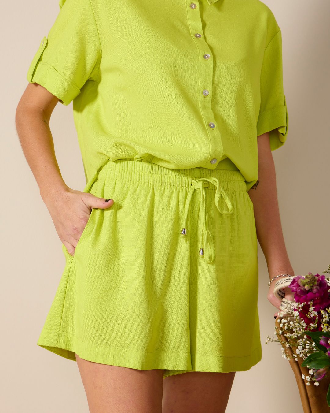Sammy Shorts - Lovebird linen: High-waisted flared shorts with pockets
