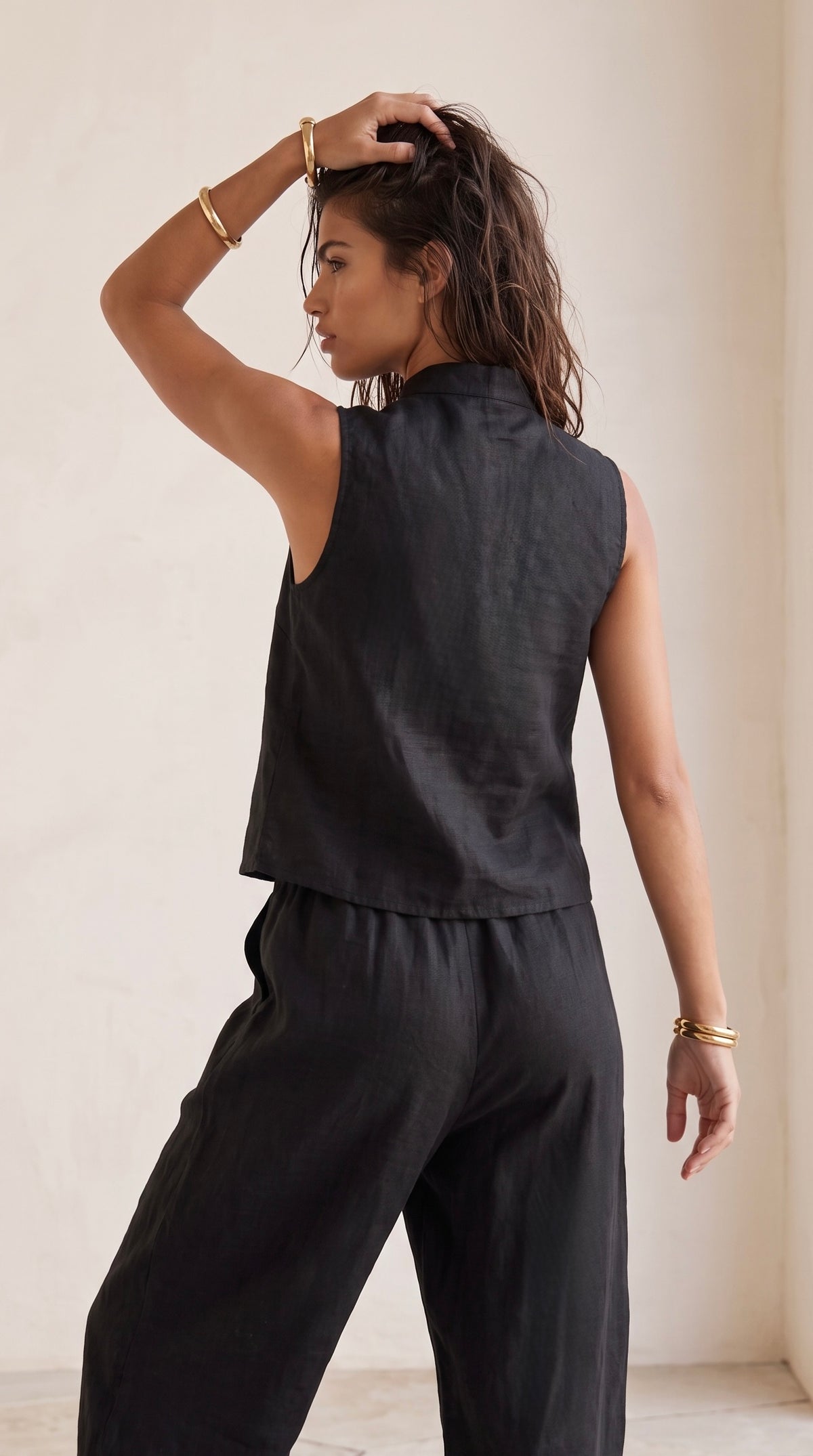 Paros - Black 100% Premium linen: Sleeveless Mandarin collar top