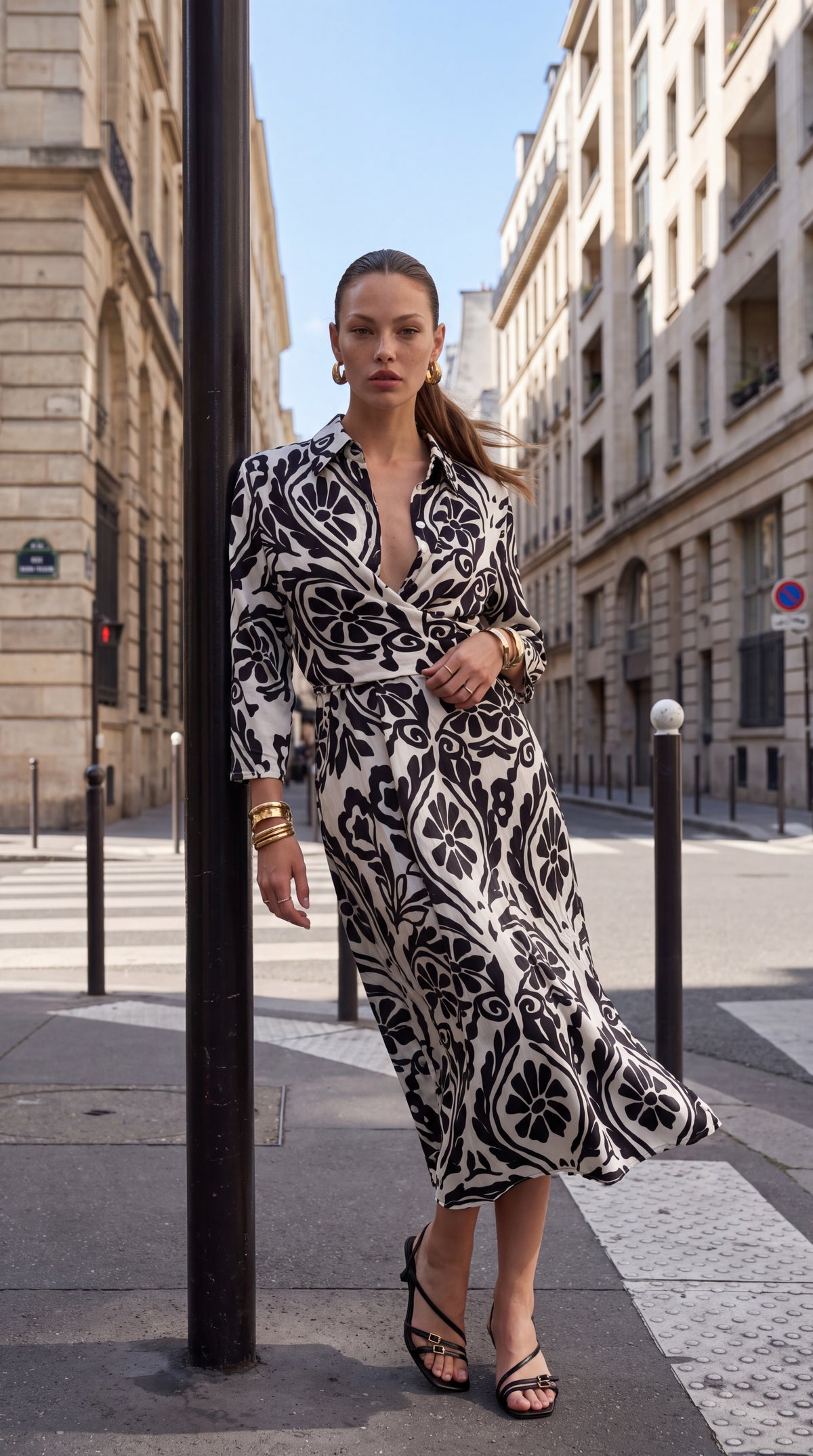Jolie - Luna Petal Black: Built-in tie belt dress