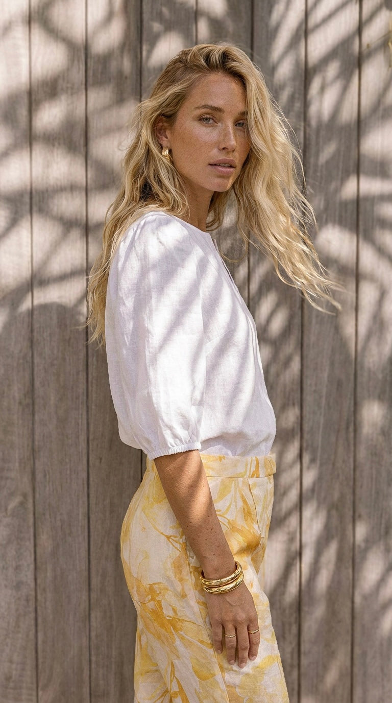 Luca - White premium 100% linen: Classic V-neck blouse with elasticated sleeves