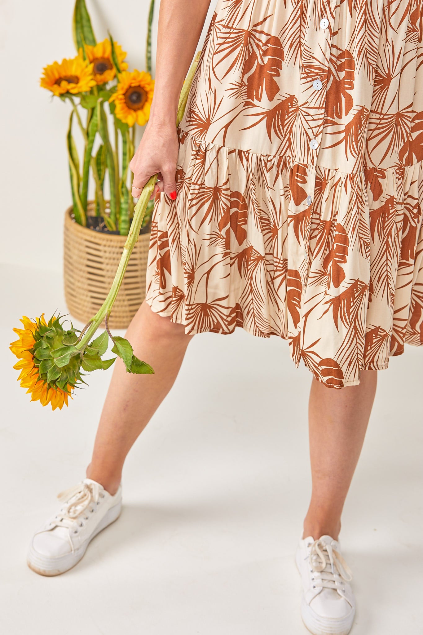 Ella - Brown Palm: Short Sleeve V-Neck Knee Length Tiered Midi Button-up Dress