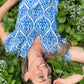 Sadie - Vintage Damaske in Blue:  Basic V-Neck Top