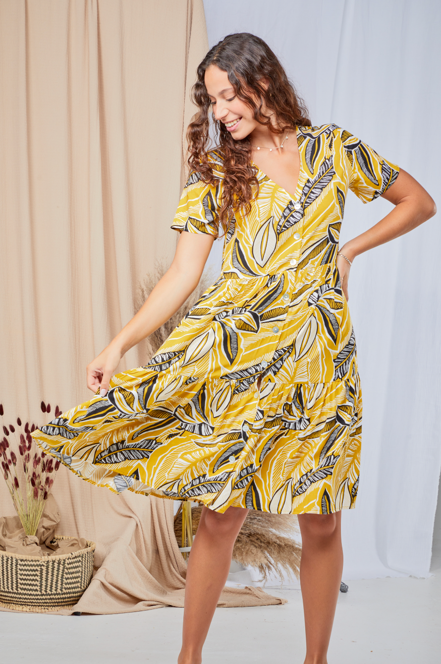 Ella - Yellow Palm: Short Sleeve V-Neck Knee Length Tiered Midi Button-up Dress
