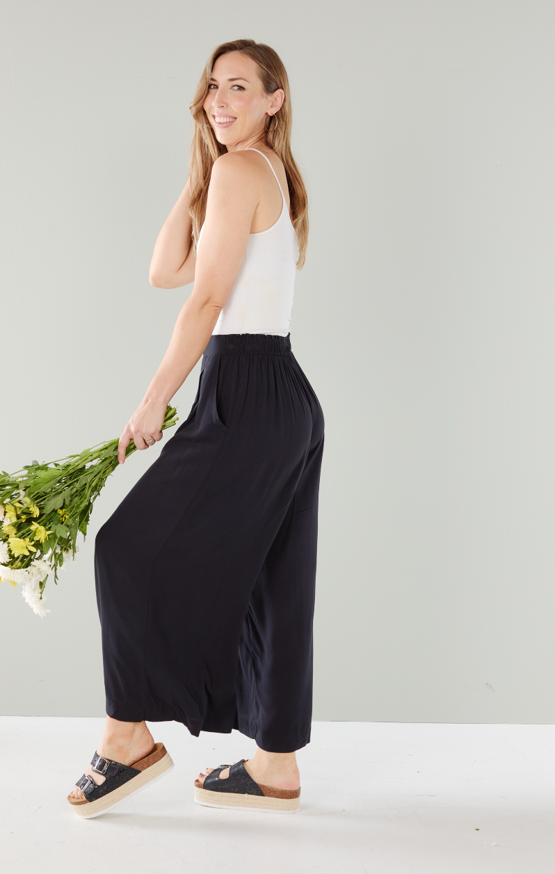 Harper - Black: Culotte Pants with pockets