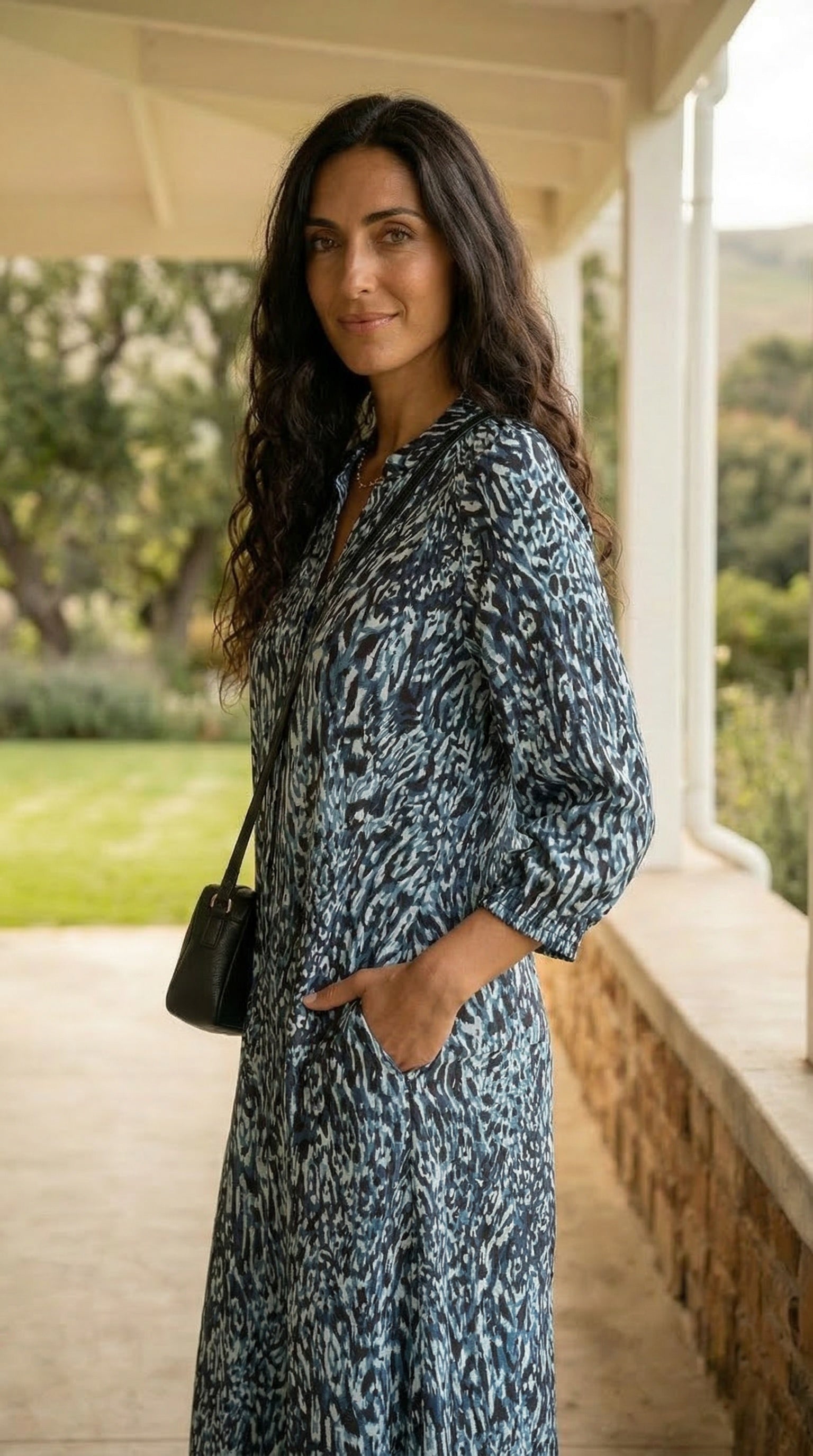 Anna - Petal Scent: Relaxed shirt dress with pockets