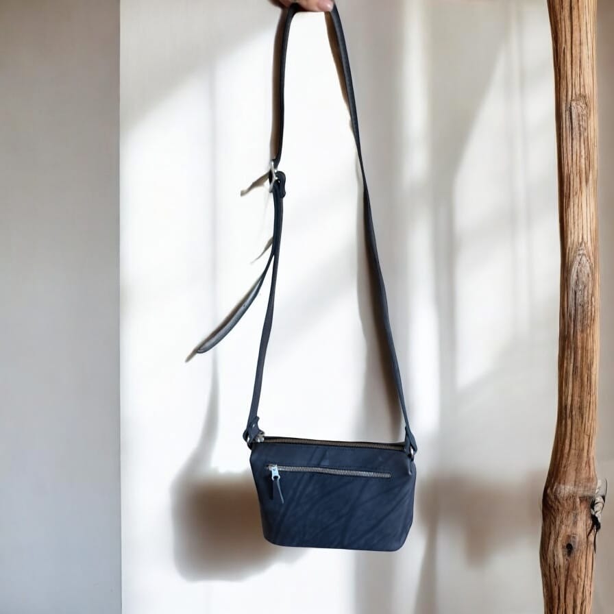 Hamba Nami - Black Crossbody bag