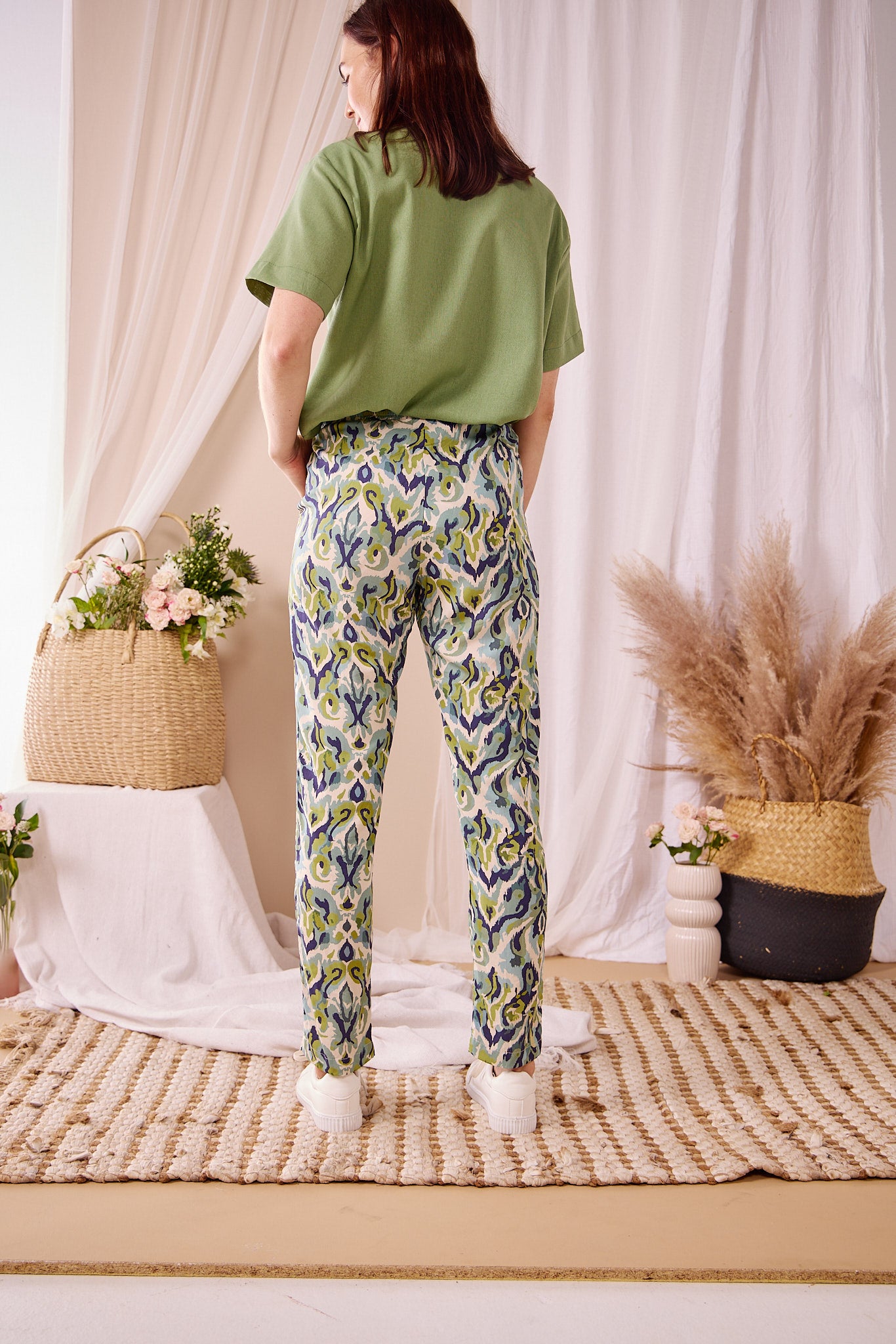 Gia - Breeze: Straight leg pants with elasticated waistband