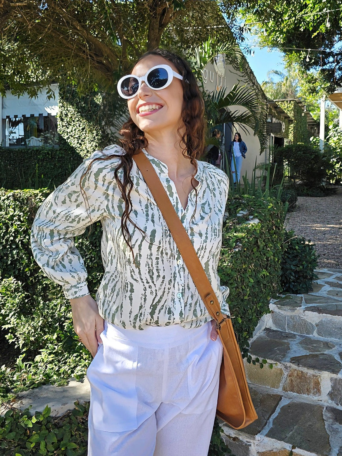 Alice - Vibrant Valley: Button-up mandarin collar shirt