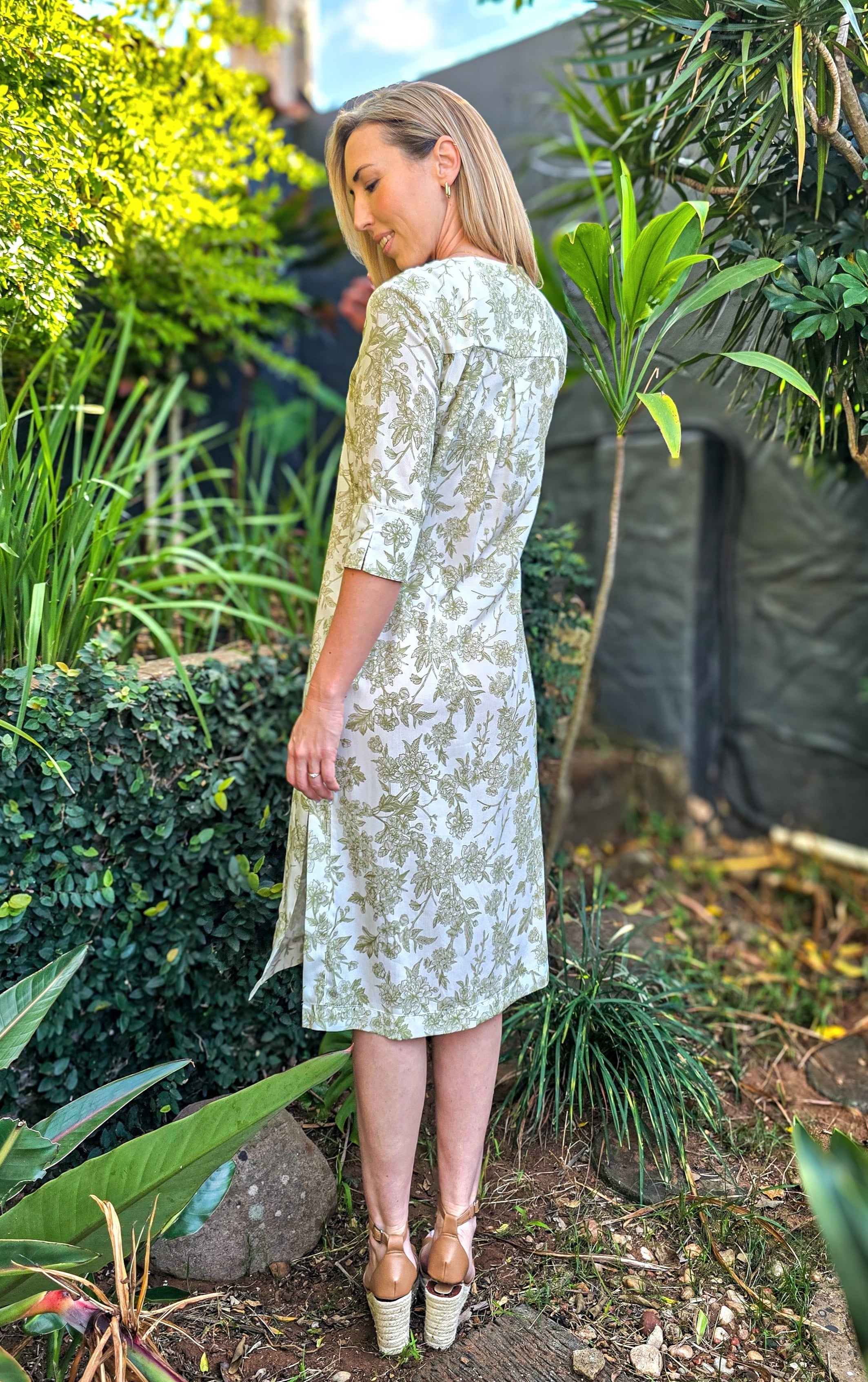 Scarlet - Botanical Bliss: Classic maxi shift dress