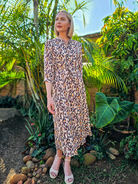 Beauty - Waterfall Leopard: Classic Shirt dress with 3/4 sleeves