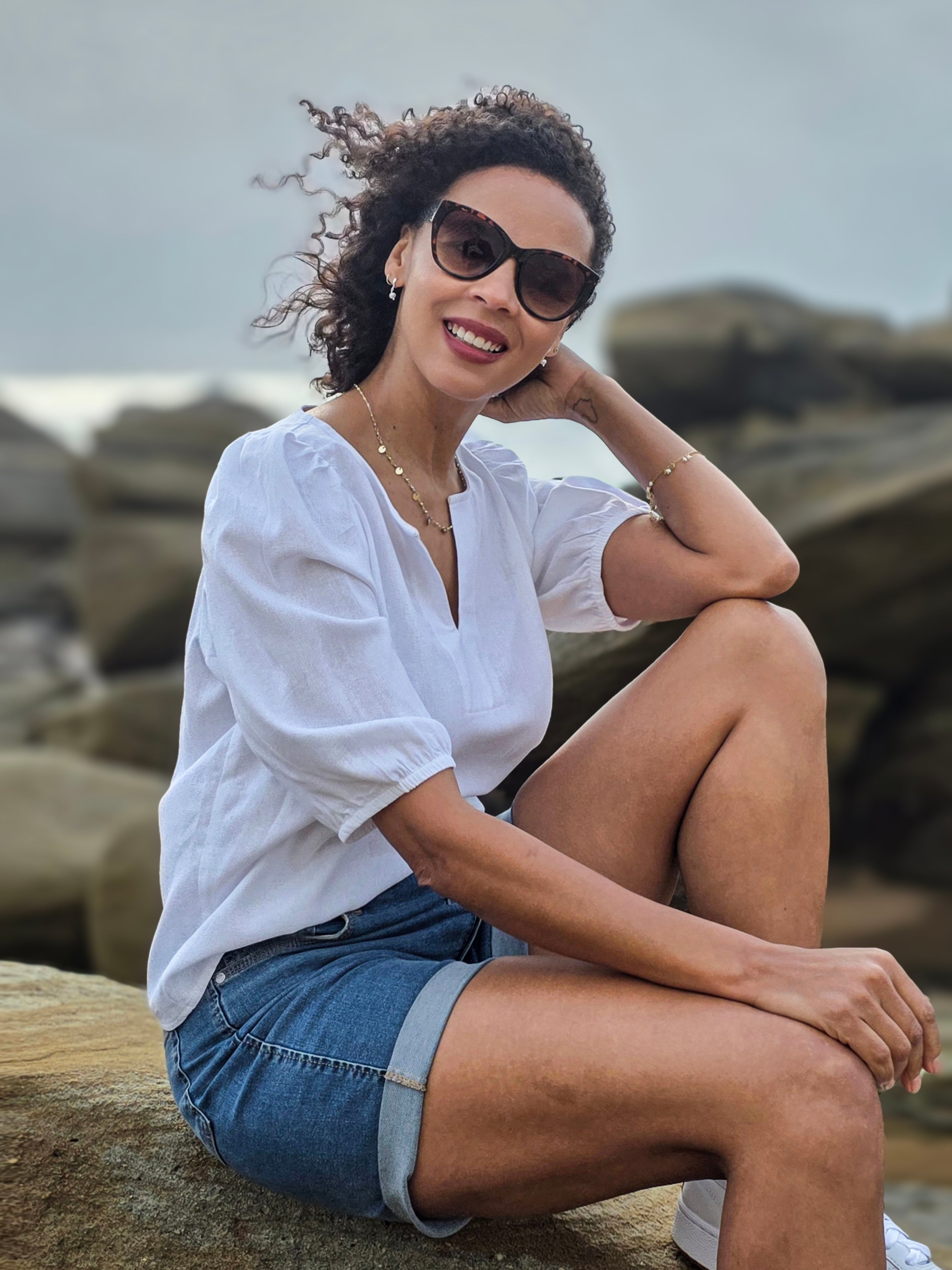 Luca - White: Classic V-neck blouse with elasticated sleeves