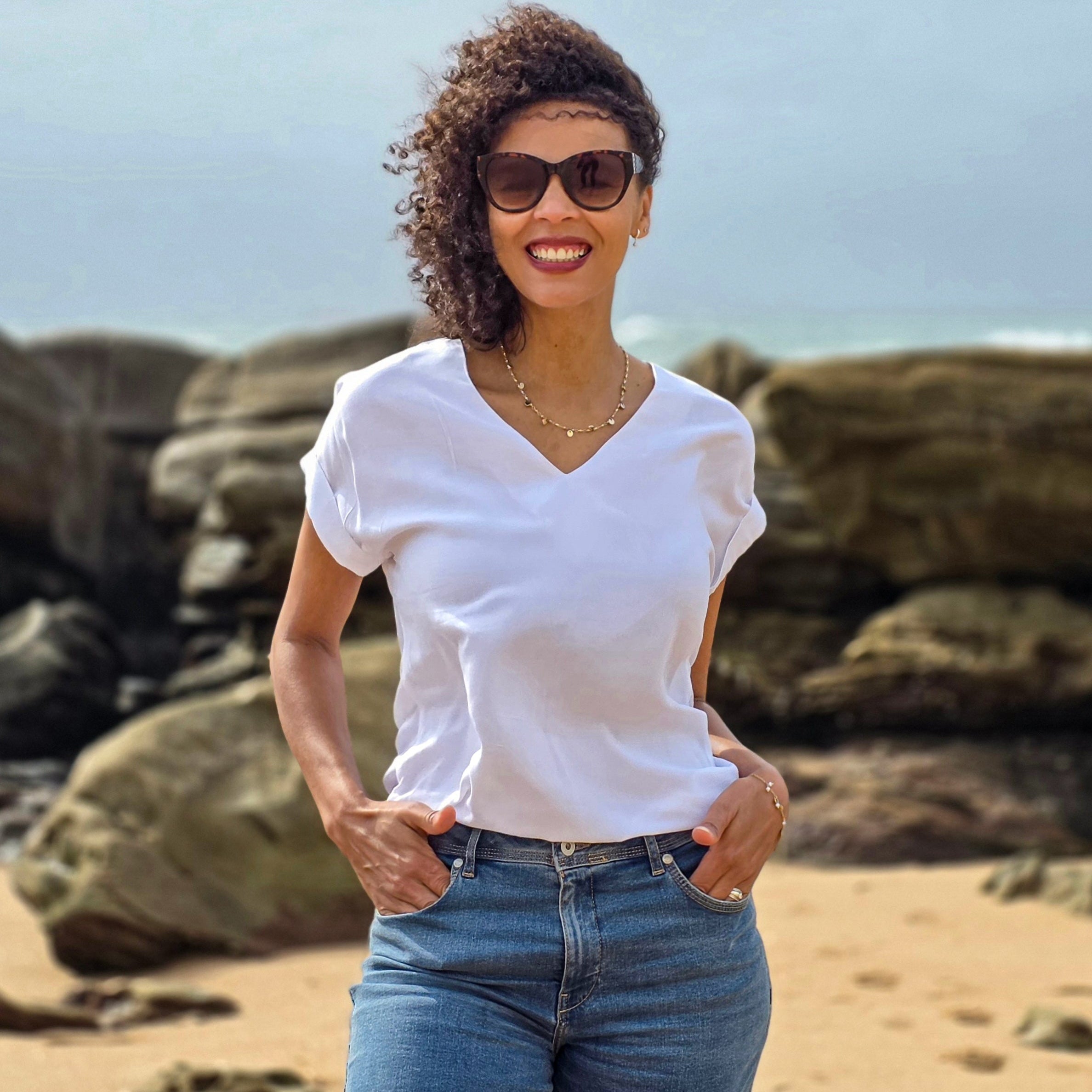 Sadie - White: Basic V-Neck Top