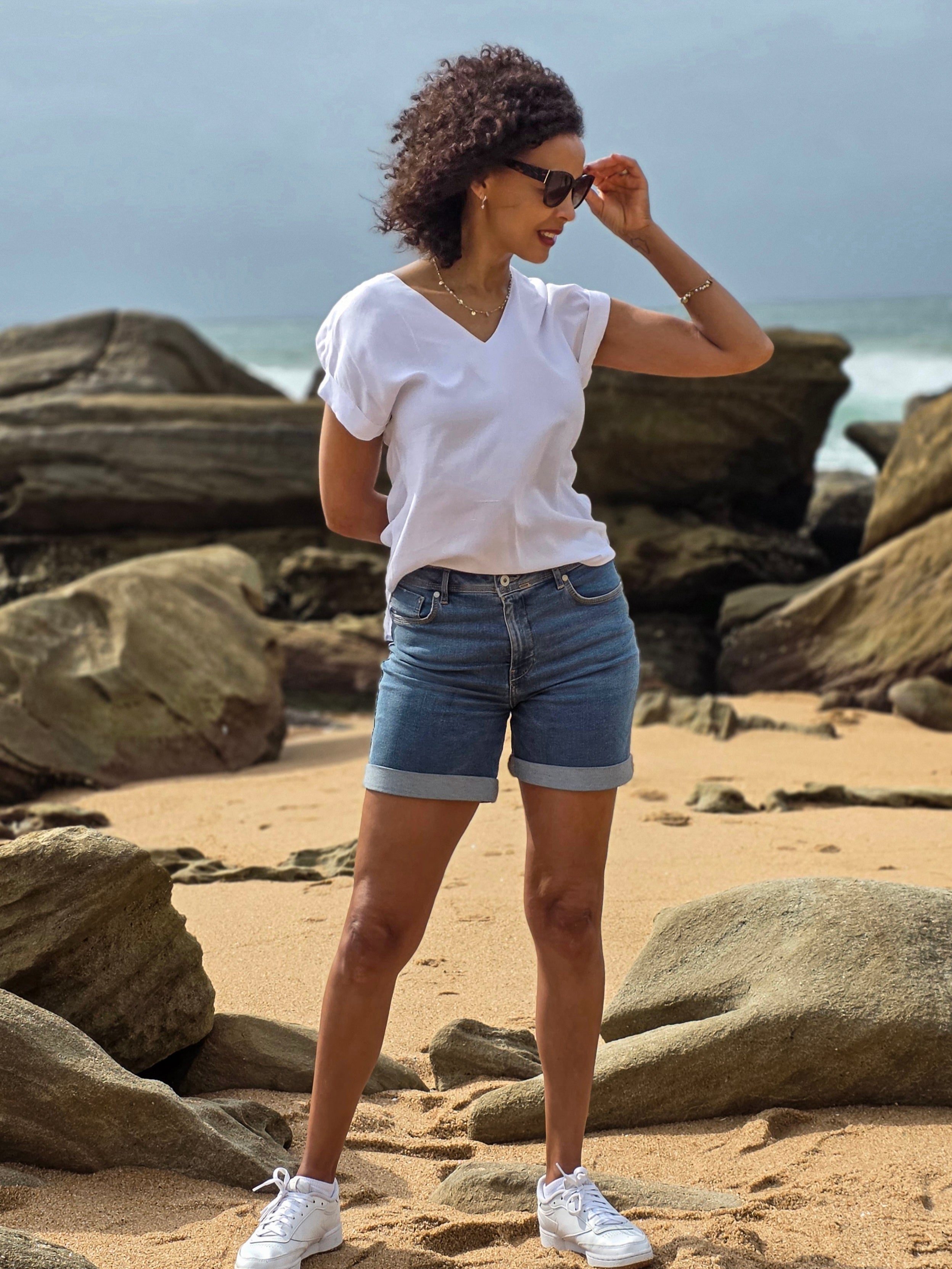 Sadie - White: Basic V-Neck Top